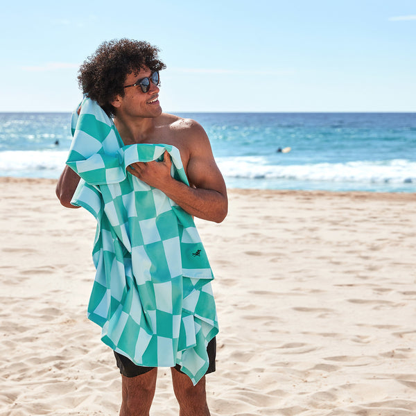 Dock & Bay Beach Towel - Check Mate