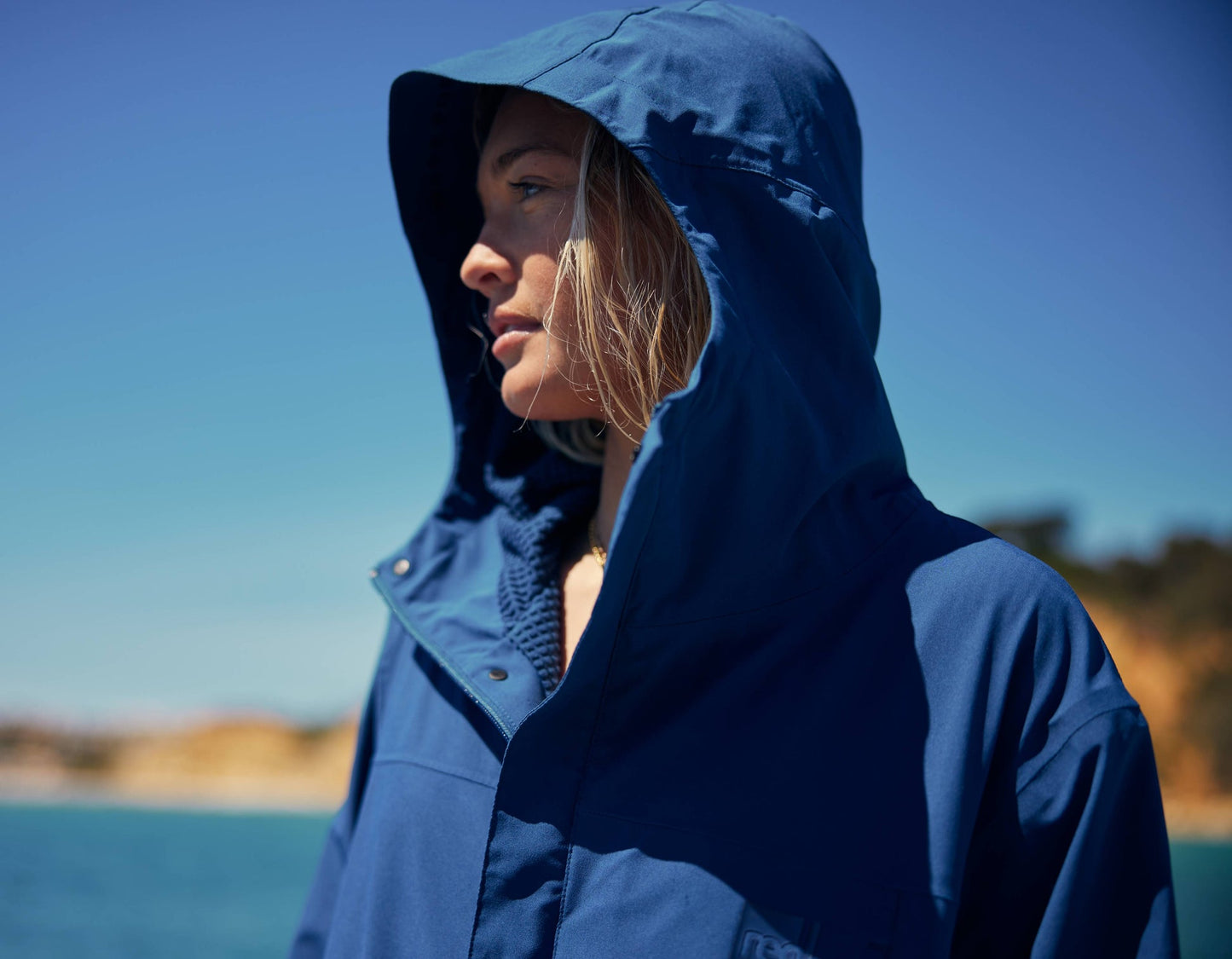 Red Paddle Co Pursuit Lightweight Changing Robe Jacket - Ocean Blue