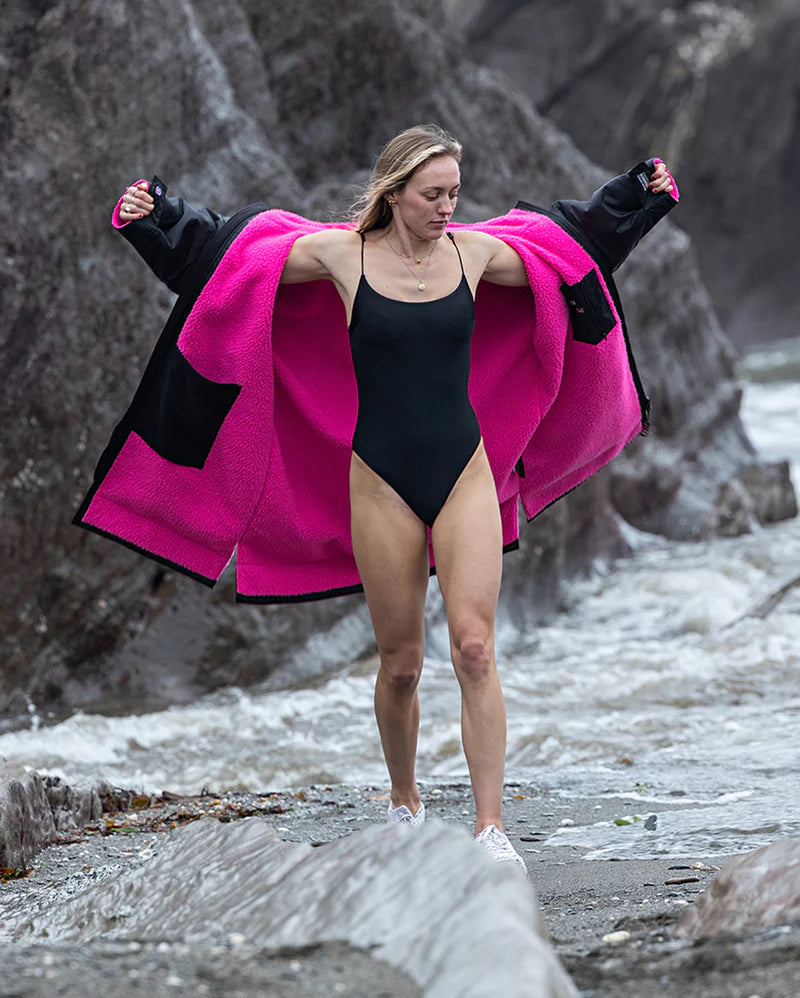 Dryrobe Advance Changing Robe - Black/Pink