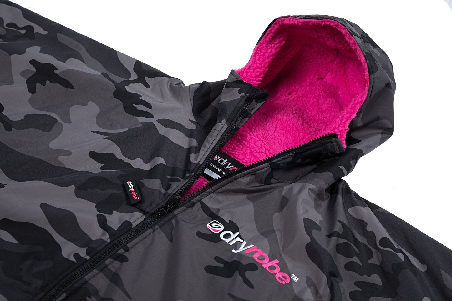 Dryrobe Advance Long Sleeve - Black Camo/Pink