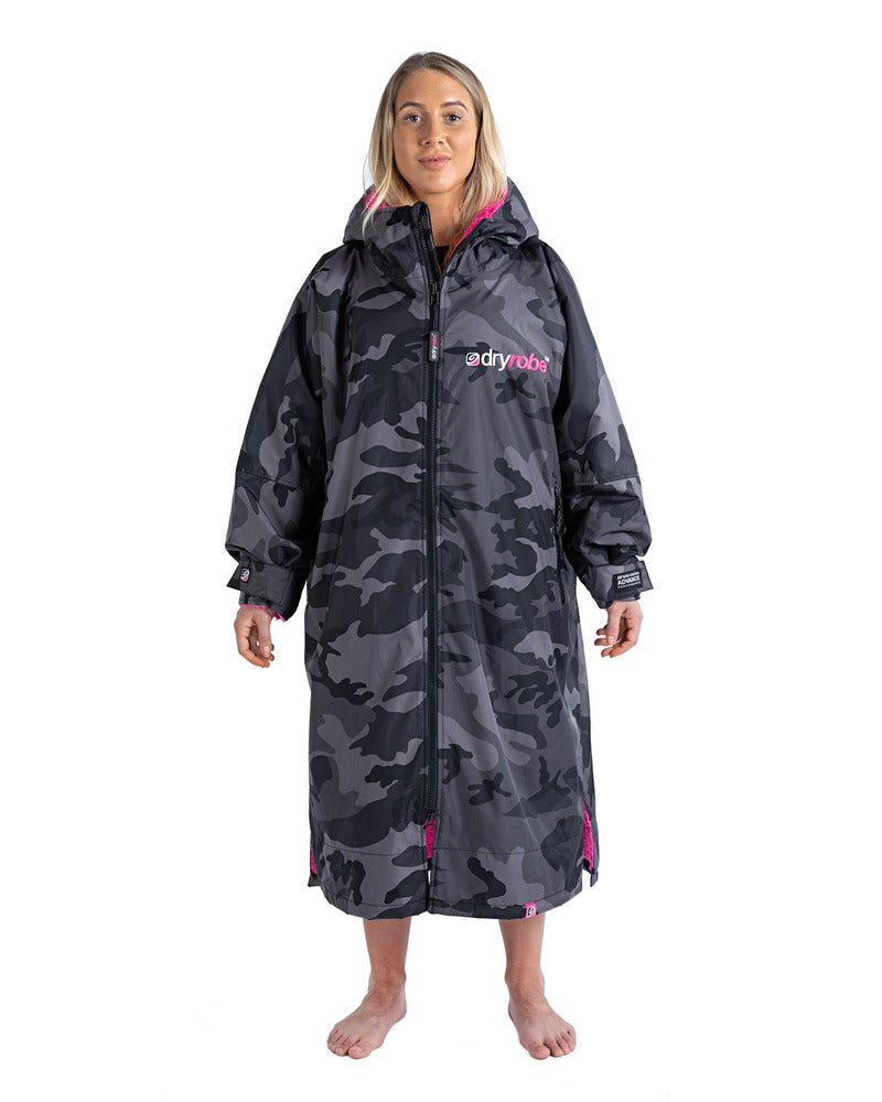 Dryrobe Advance Long Sleeve - Black Camo/Pink