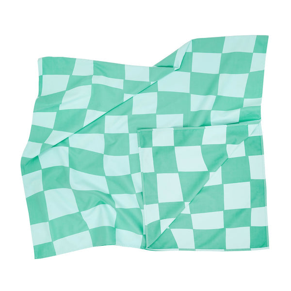 Dock & Bay Beach Towel - Check Mate