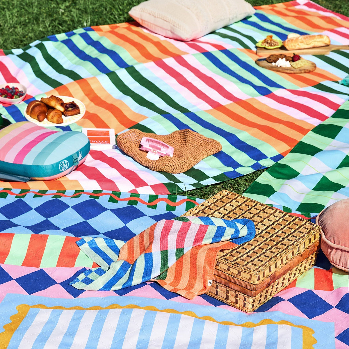 Dock & Bay Picnic Blanket - Sugar Sorbet