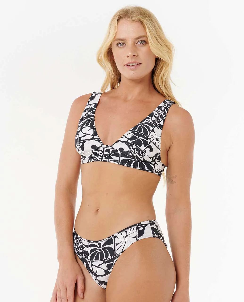 Rip Curl AOTS - Ty Williams Deep V Top - Washed Black