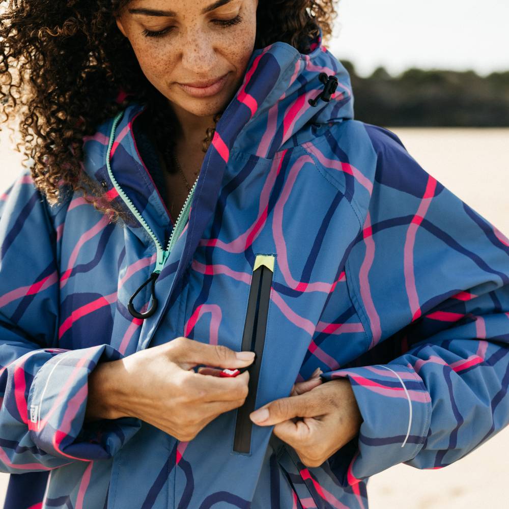 Red Paddle Co Long Sleeve Waterproof Changing Robe Alter Evo Pro - Tidal Textures