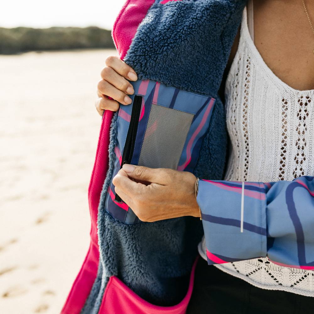 Red Paddle Co Long Sleeve Waterproof Changing Robe Alter Evo Pro - Tidal Textures