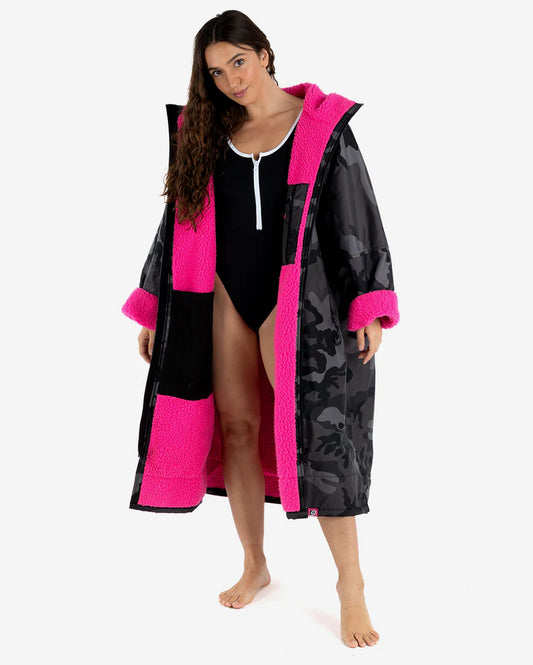Dryrobe Advance Changing Robe - Black Camo/Pink