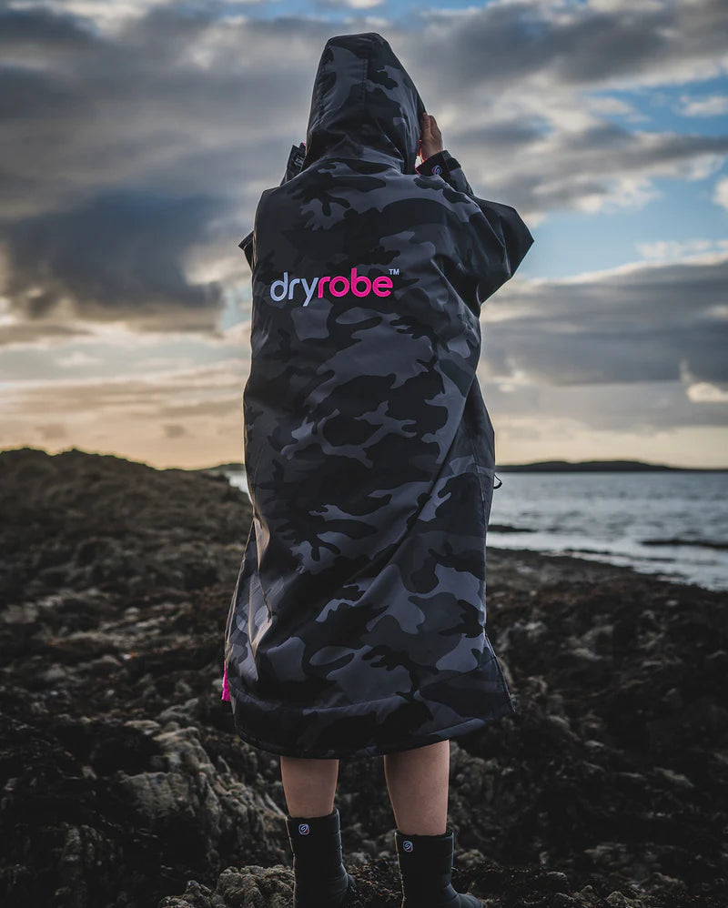 Dryrobe Advance Changing Robe - Black Camo/Pink