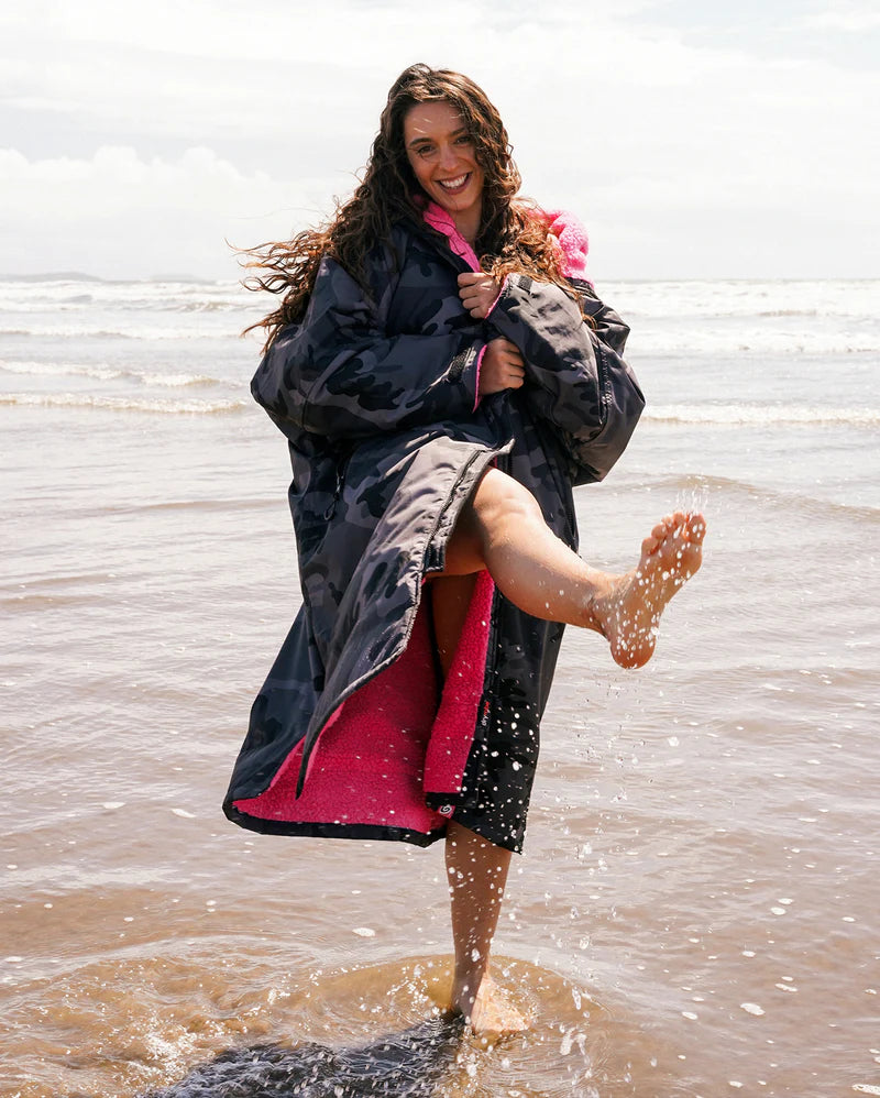 Dryrobe Advance Changing Robe - Black Camo/Pink